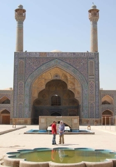 Ali Gholi Agha bathhouse, Vank Cathedral, Jāmeh Mosque, Monar Jonban (Shaking Minarets), Fire temple
