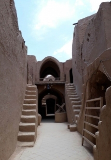 Sar-Yazd Castle